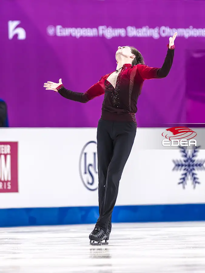 Ice Gallery Skates U.S.